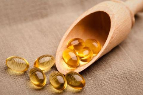 vitamin E giúp trị sẹo thâm, da khô