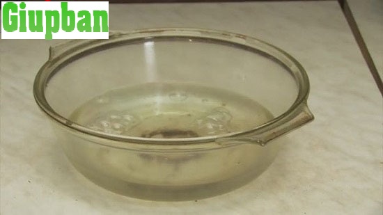 chuẩn bị nước và baking soda