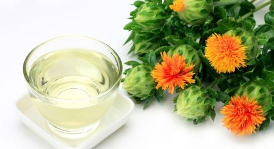 Dầu safflower trị mụn rất tốt cho da dầu mùa thu đông