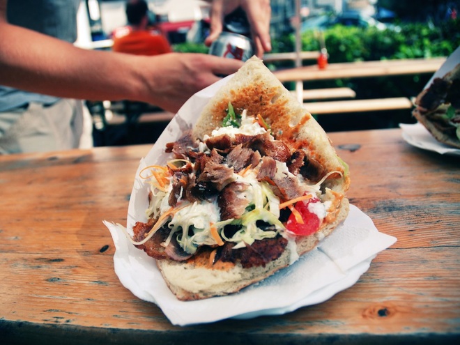 doner kebap là món ăn được ưa thích tại Đức