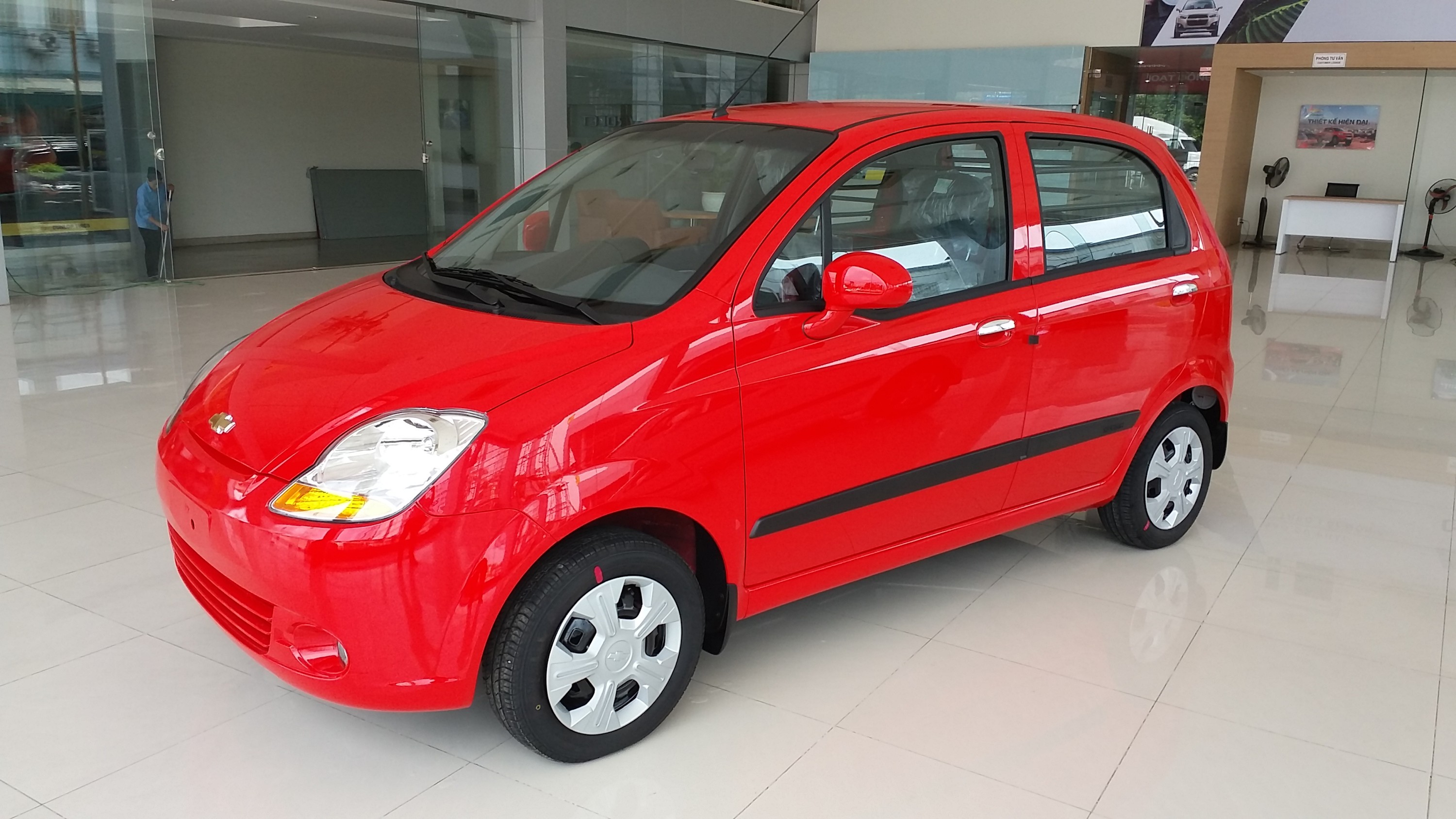 Tổng chi phí để sở hữu chiếc Chevrolet Spark Van là dưới 300 triệu đồng.