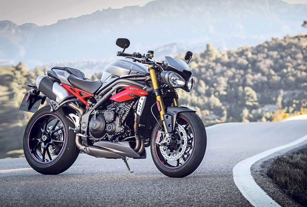 Triumph Speed Triple R là mẫu siêu xe hot năm 2016