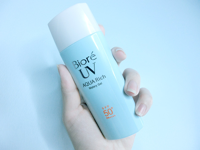 Biore UV Aqua Rich Watery Essence SPF 50+ PA++++ là kem chống nắng Nhật Bản tốt nhất cho bạn trong mùa hè này 