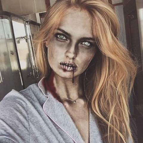 Romee Strijd hóa trang thành zombie gợi cảm cho Halloween