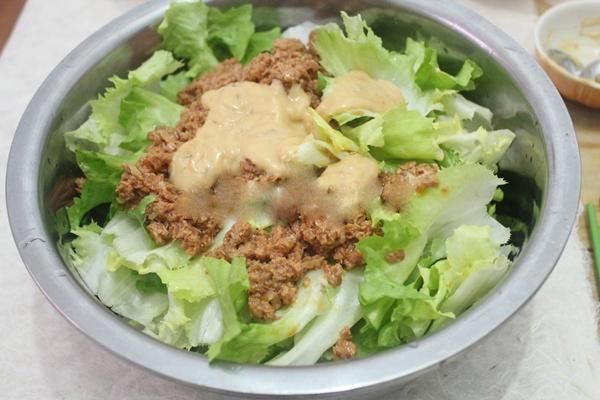 học cách làm món salad cá ngừ