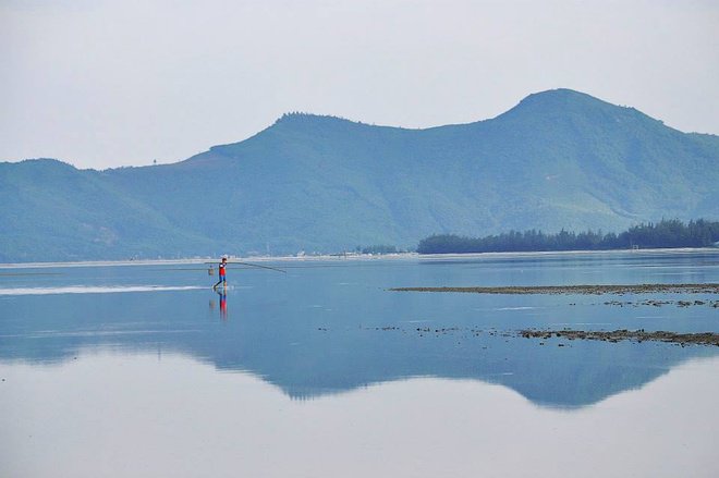 khung cảnh mở ảo trên đầm Lập An-Huế