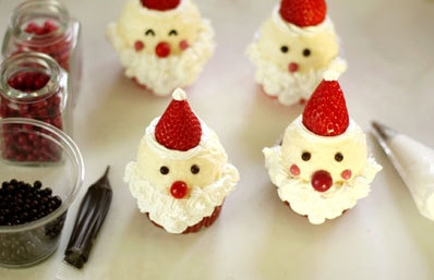 Bước 9 cách làm cupcake hình ông già noel