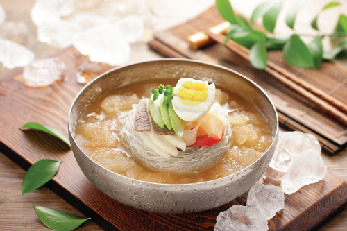 kinh nghiệm du lịch hàn quốc:mì lạnh naengmyeon