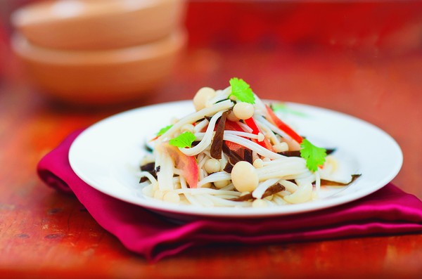 Salad nấm giàu chất dinh dưỡng.