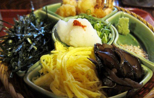 nước dùng là linh hồn của tô mì soba