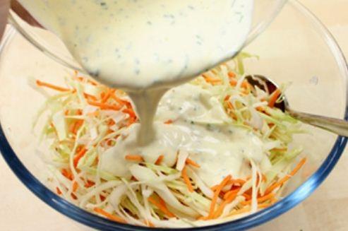 tự làm salad bắp cải cà rốt tại nhà