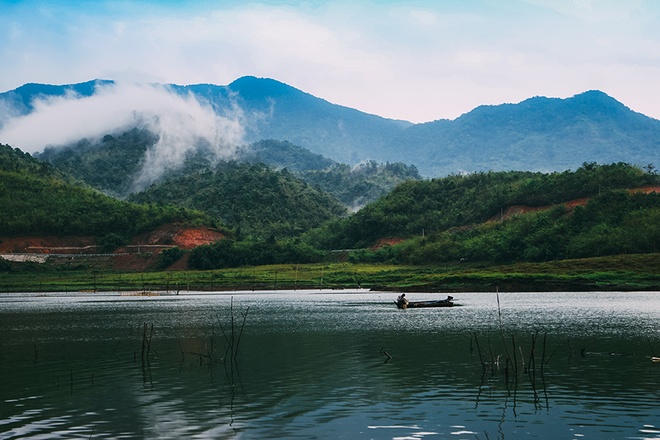 vẻ nên thơ ở hồ Tà Đùng