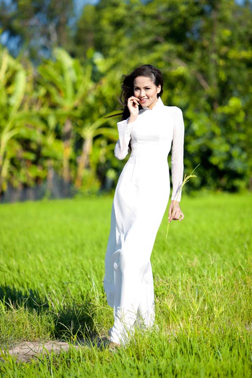 10-my-nhan-mac-ao-dai-dep-nhat-showbiz-2