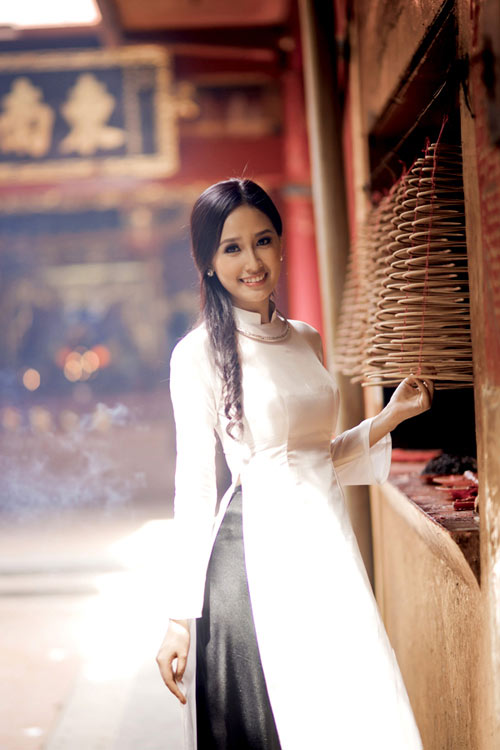 10-my-nhan-mac-ao-dai-dep-nhat-showbiz-3