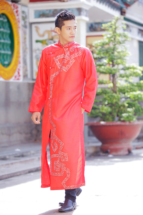 12-mau-ao-dai-mau-sac-cho-chu-re-1