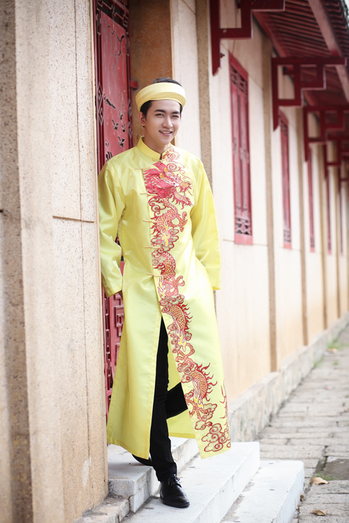 12-mau-ao-dai-mau-sac-cho-chu-re-8