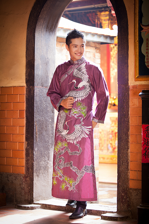 12-mau-ao-dai-mau-sac-cho-chu-re-9