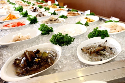 20-nha-hang-buffet-duoc-ua-thich-o-sai-gon-1