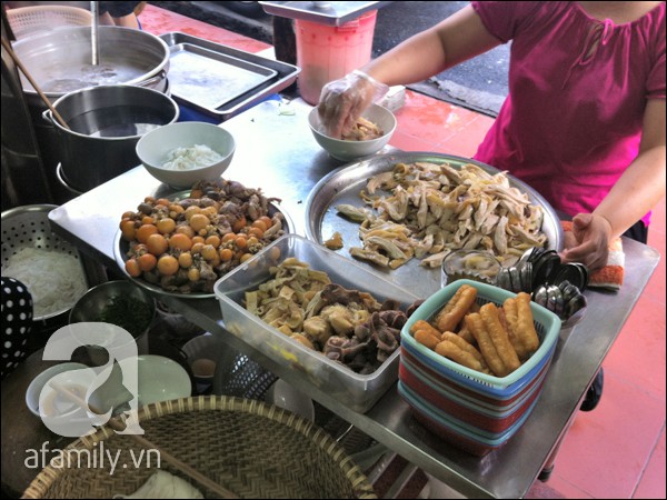 4-quan-pho-dat-xat-ra-mieng-tai-ha-noi-2