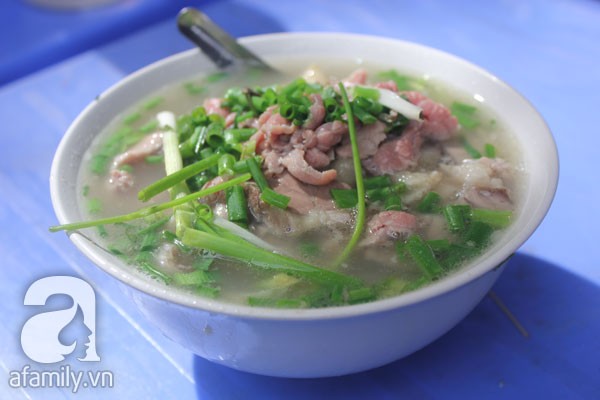 4-quan-pho-dat-xat-ra-mieng-tai-ha-noi-9