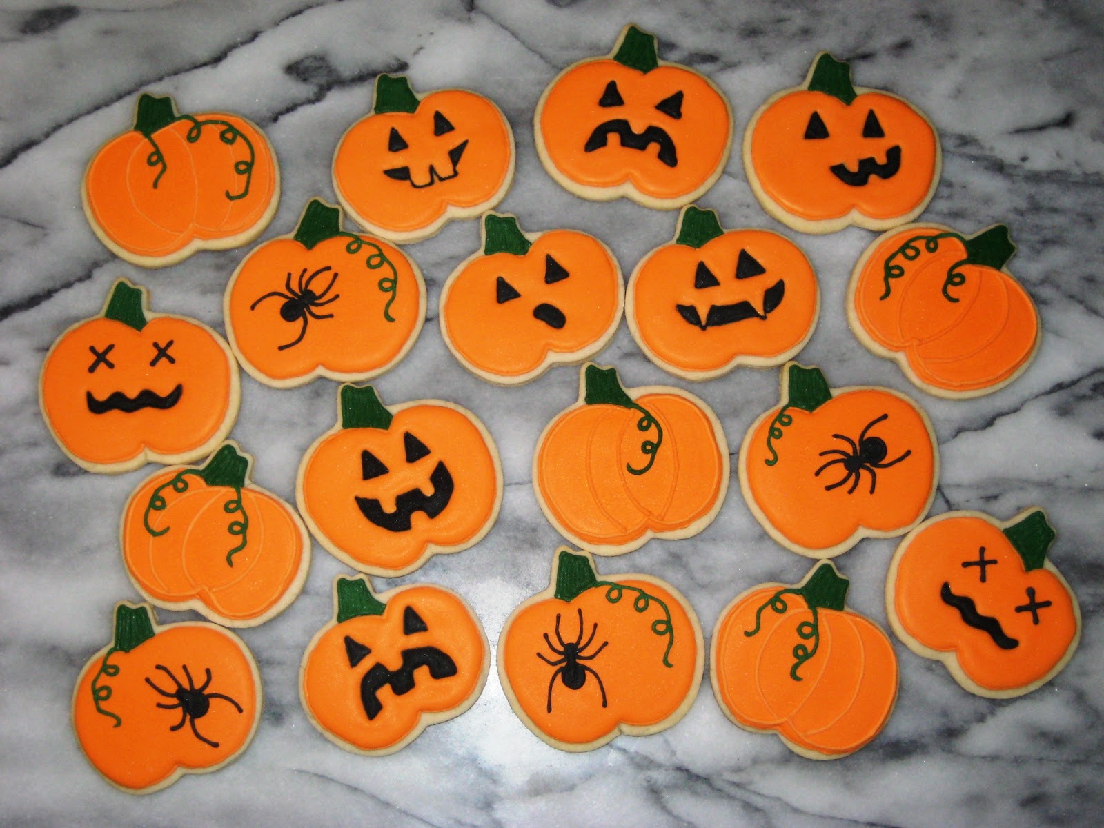 4-y-tuong-trang-tri-banh-cookie-halloween-1