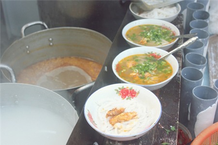 5-mon-banh-canh-sieu-ngon-xu-hue-4