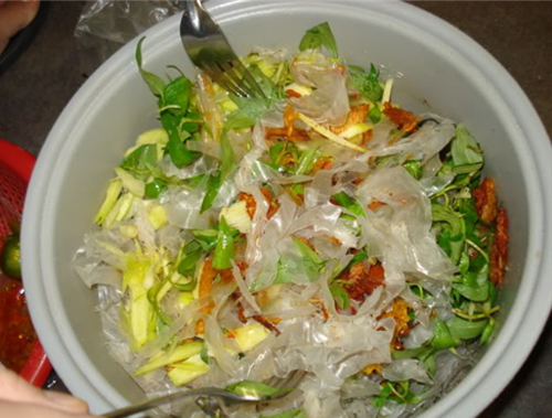 6-mon-ngon-lam-tu-banh-trang-ban-o-sai-gon-1