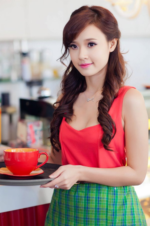 7-hot-girl-xinh-dep-ngoan-hien-nhat-showbiz-6