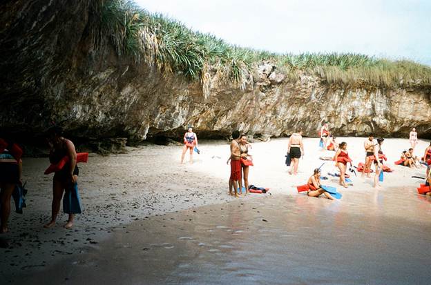 an-tuong-bien-trong-dao-tai-marieta-islands-mexico-5