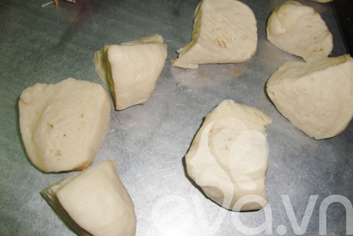 banh-bao-hinh-lon-de-thuong-cho-be-10