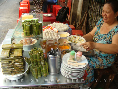 banh-hue-ngon-trong-hem-ve-chai-2