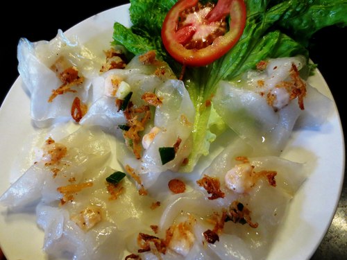 banh-vac-canh-hong-trang-pho-hoi-1