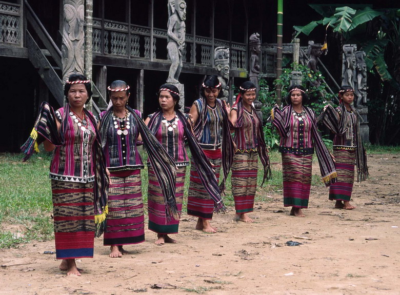 bi-an-toc-nguoi-giong-nguoi-viet-co-tren-dao-borneo-12