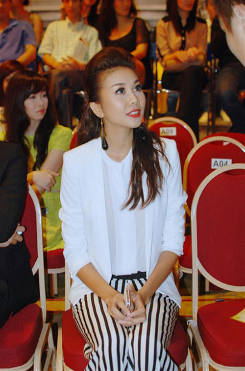 bi-quyet-dien-blazer-trang-dep-nhu-my-nhan-viet-6