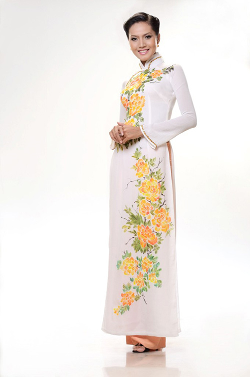 bi-quyet-mac-ao-dai-dep-cho-co-giao-tre-6