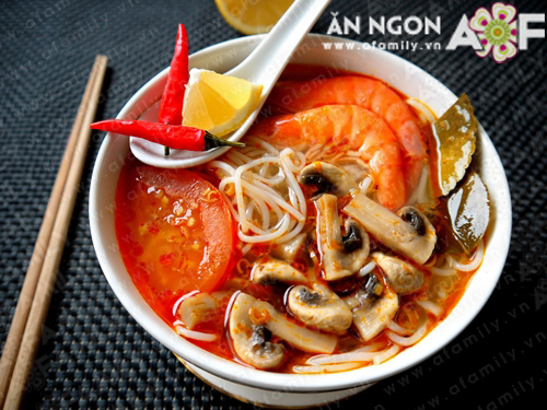 bun-tom-yum-mon-bun-ngon-cho-cuoi-tuan-7