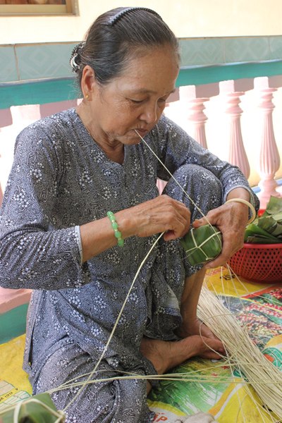 cach-goi-banh-tet-ngay-tet-cua-nguoi-mien-tay-14