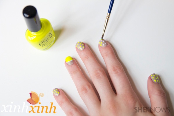 cach-ve-nail-cham-bi-mau-neon-4