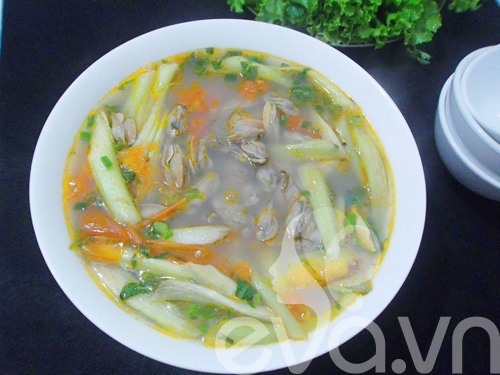 canh-trung-truc-nau-me-chua-hap-dan-11