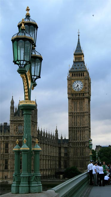 chiem-nguong-thap-dong-ho-vi-dai-big-ben-9