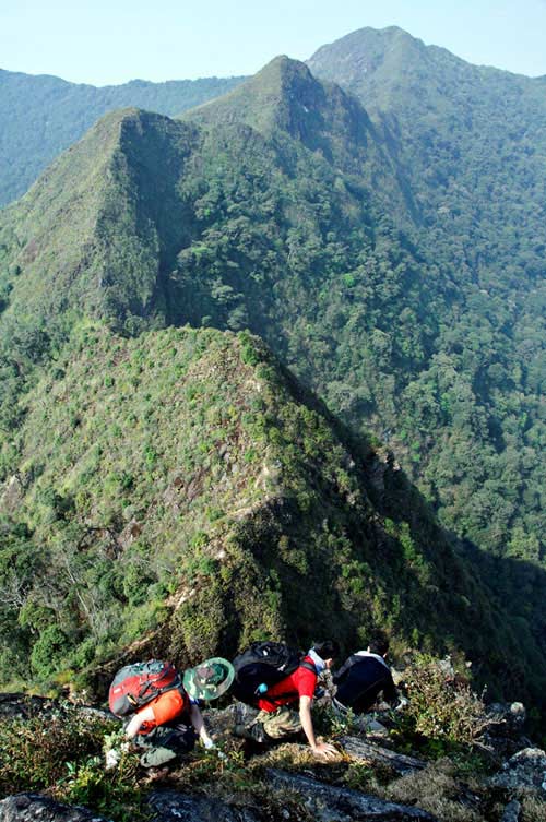 chinh-phuc-song-lung-khung-long-tren-dinh-ta-xua-12