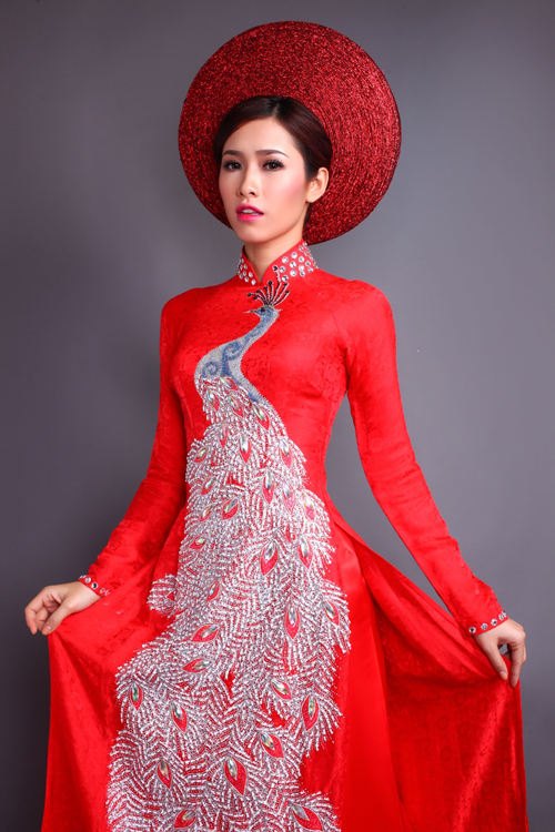 chon-ao-dai-cuoi-voi-hoa-hau-phan-thu-quyen-5