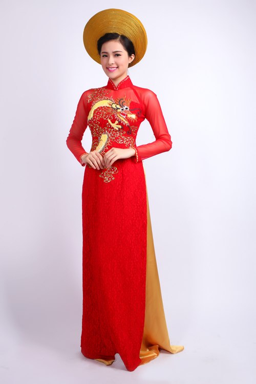 co-dau-long-lay-voi-ao-dai-long-phung-1