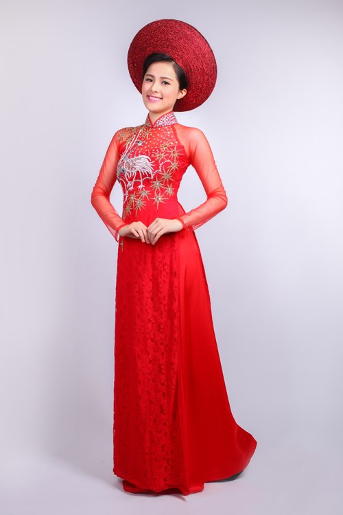 co-dau-long-lay-voi-ao-dai-long-phung-7