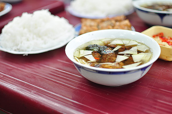 cuoi-tuan-qua-vinh-ho-an-bun-cha-4