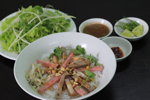 dam-da-huong-vi-bun-ca-ngu-um-xu-quang-2