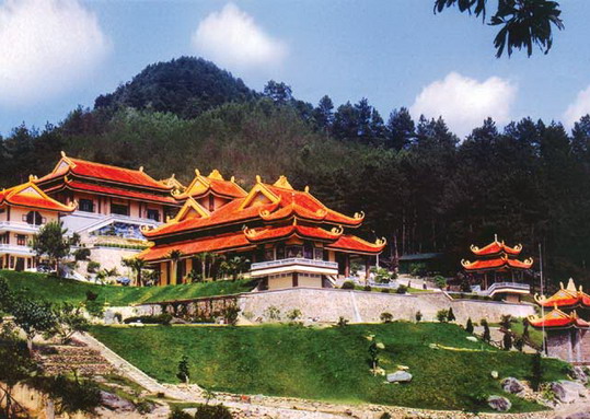 dau-xuan-di-da-lat-vieng-chua-3