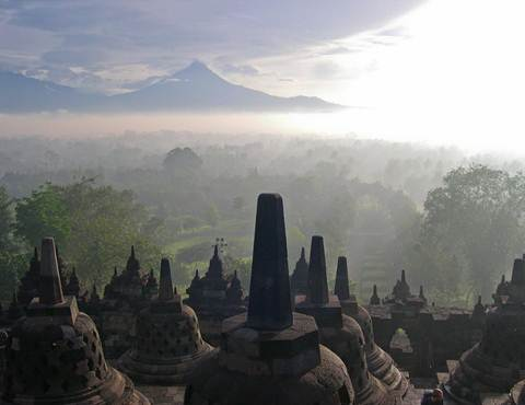 den-borobudur-ki-quan-phat-giao-lon-nhat-the-gioi-1