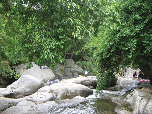 den-dien-khanh-tam-suoi-tien-3