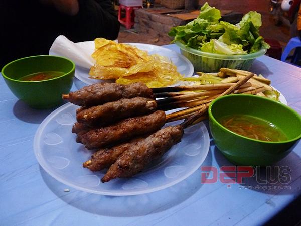 den-doi-can-an-banh-xeo-nem-lui-re-nhat-ha-noi-10